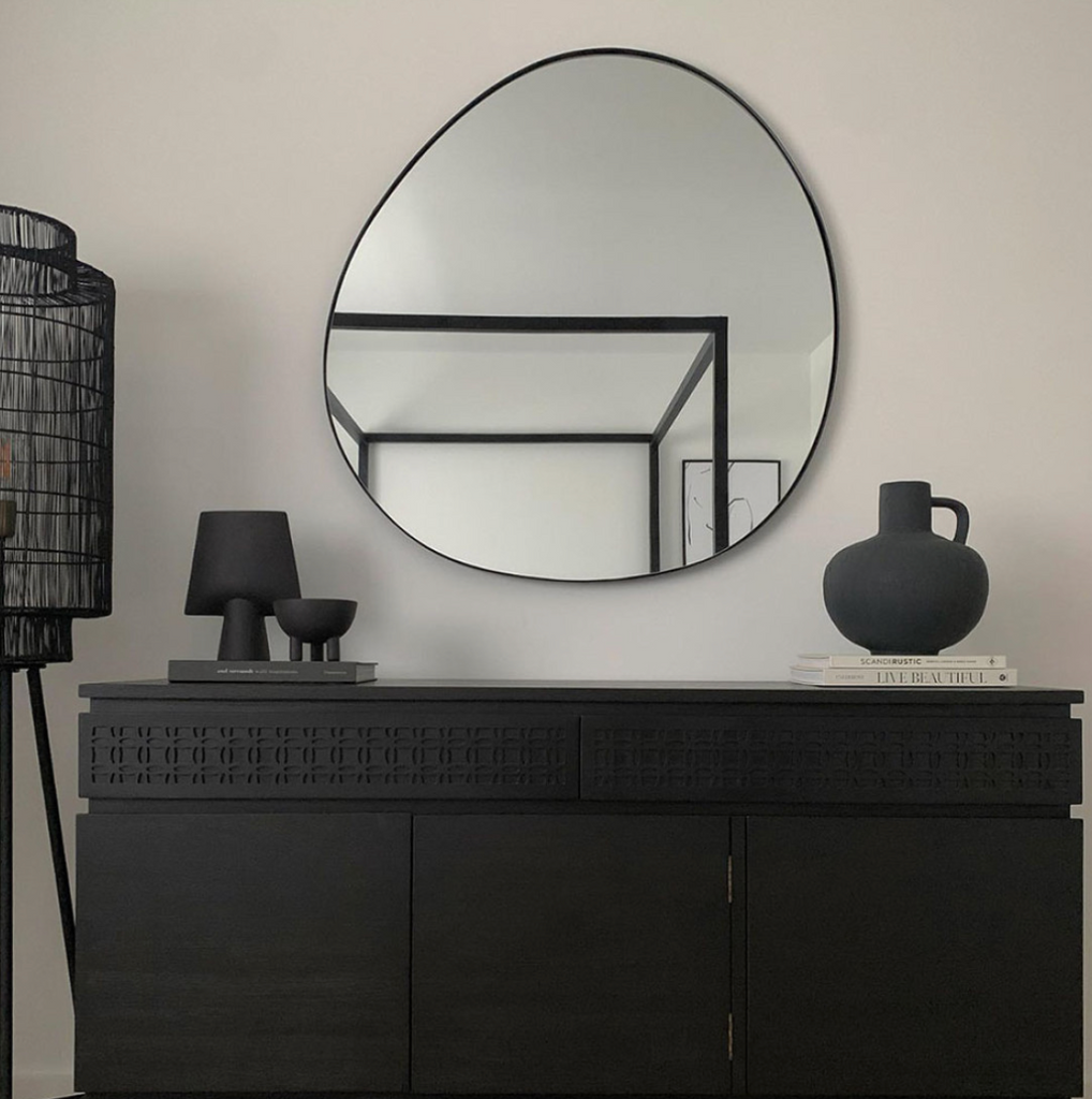 Irregular circular mirrors with frame